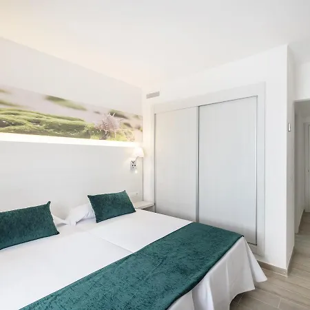 2 Bedrooms F *